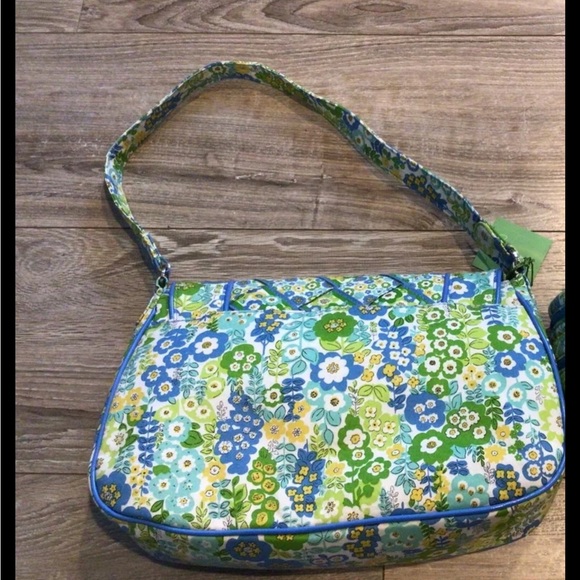 NWT Vera Bradley English Meadow Flap Shoulder Purse Retired - Picture 2 of 2